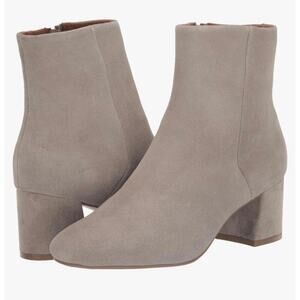 Etana Waterproof Block Heel Bootie (Women)
Blondo Size 9.5